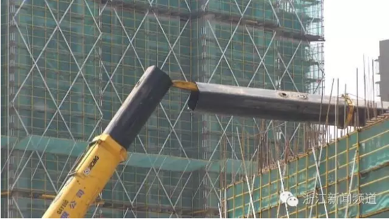 五一假期，杭州一工地的起重機吊機倒塌，造成1人重傷，3人輕傷